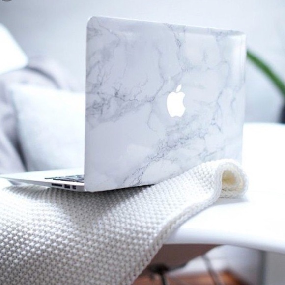 Accessories - Marble Print Macbook Pro Case